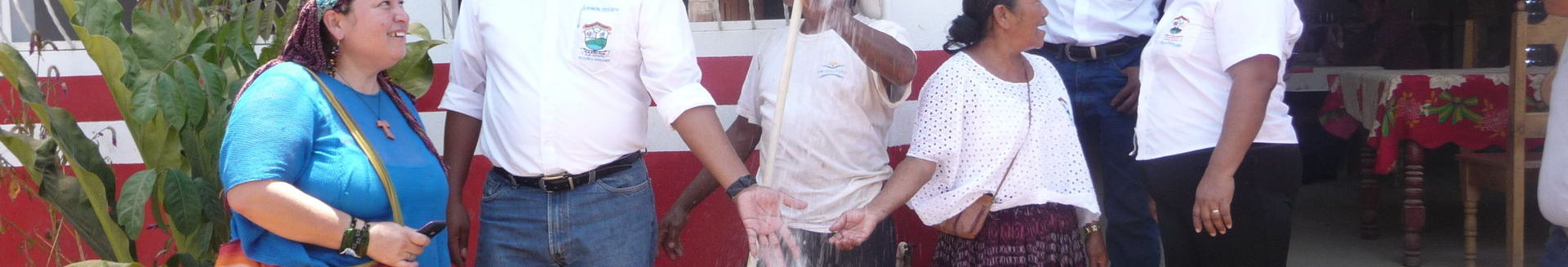 agua en Raxruh&aacute;