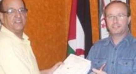 Euskal Fondoa entrega un ejemplar del informe El Oasis de la Memoria al Embajador de la RASD en Nicaragua