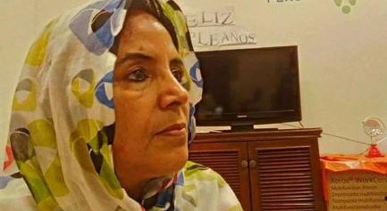La diplomática saharaui bloqueada desde hace 17 días en un aeropuerto de Perú: "Sufro un acoso constante"