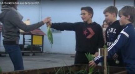(Euskera) EAThink bideo lehiaketa: IzadiaLasallezarautz2