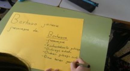 (Euskera) â€œBertakoa jan, mundua buruanâ€ tailerrak 2016-2017: Uzturpe